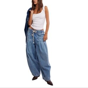 Free People women’s cotton Margo wide leg barrel pull jeans size XS